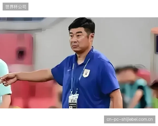 山东队教练注重防守端建设,通过全场高压迫使对手失误并寻求反击。 山东队教练注重防守端建设,通过全场高压迫使对手失误并寻求反击。